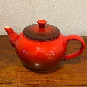 Le Creuset Stoneware Teapot